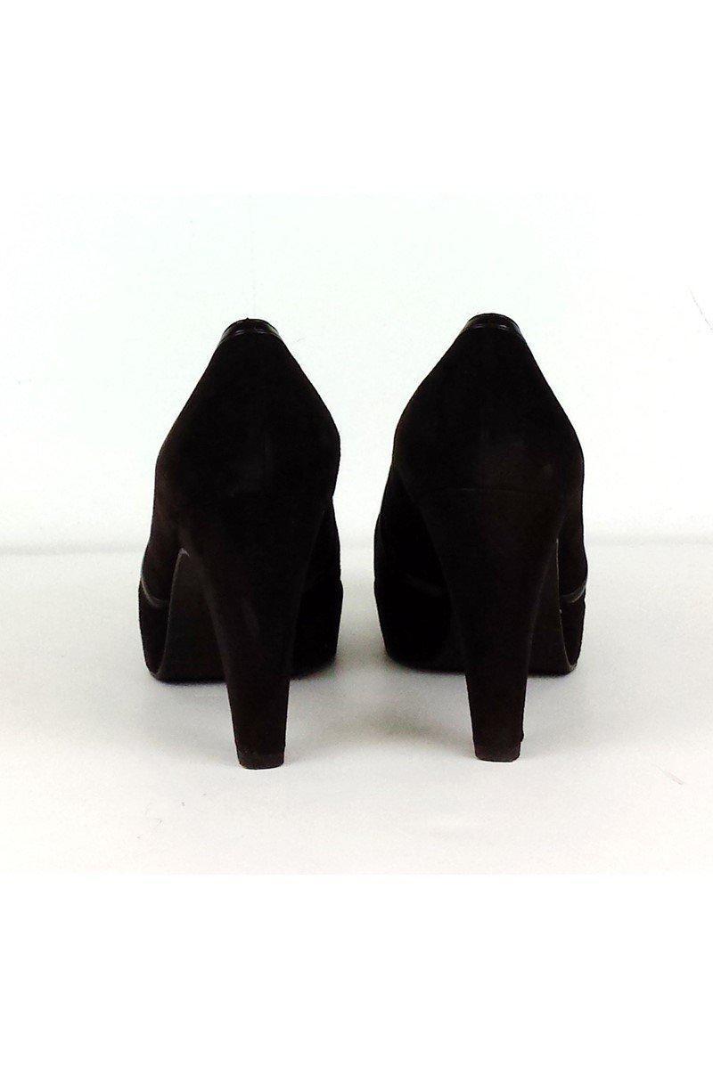 Stuart Weitzman Brown Suede Ankle Booties - Size 11 - Fashion Must - Have!