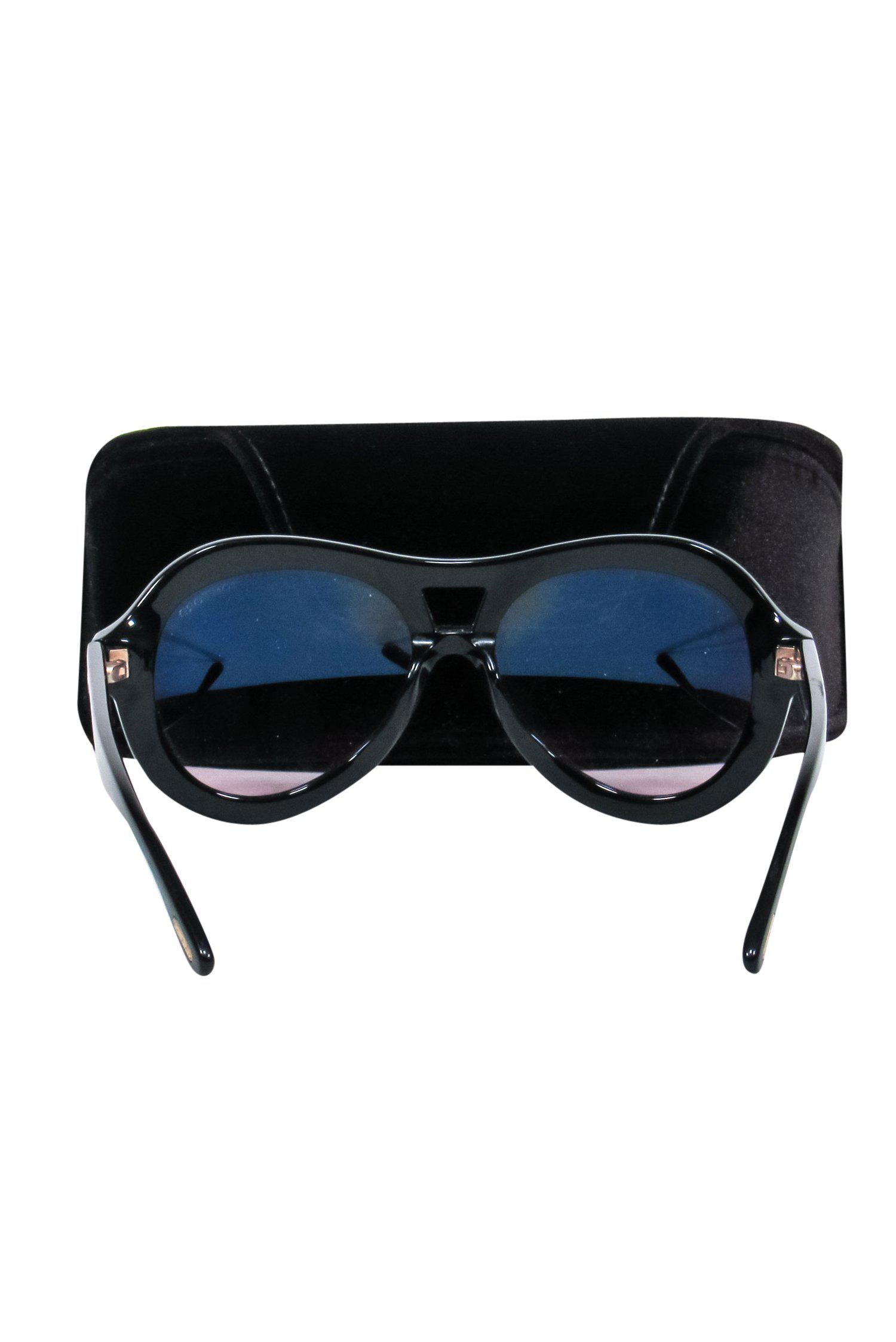 Tom Ford - Stylish Black Thick Aviator 'Isla' Sunglasses with Cutout
