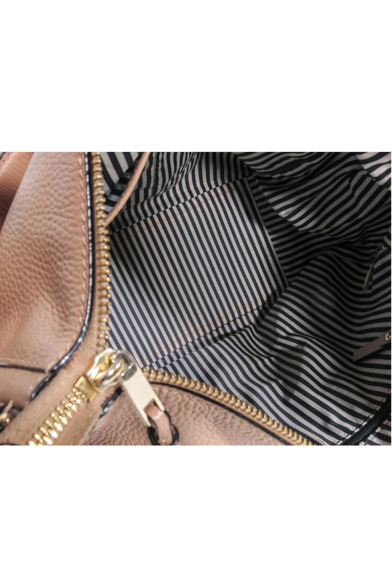 Kate Spade Beige Pebbled Leather Shoulder Bag - A Touch of Sophistication