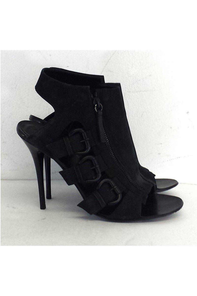 Giuseppe Zanotti's Stunning Black Leather Strappy Heels in Size 8.5 - Grab Yours Now!