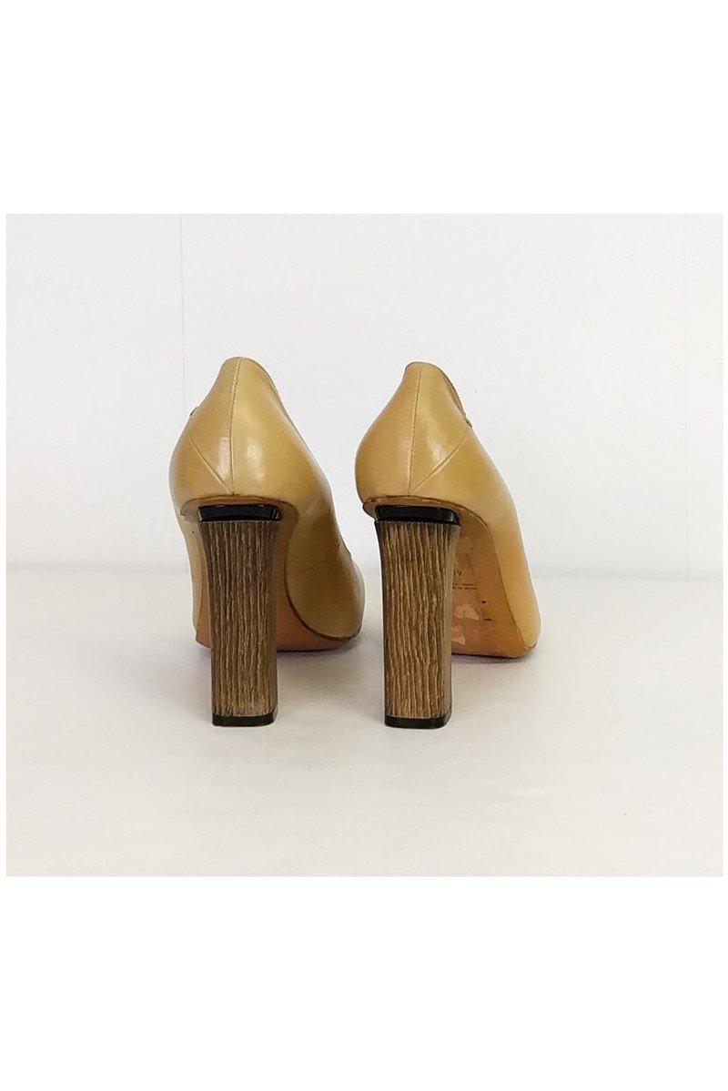 Costume National - Stunning Tan Leather Pumps in Size 9.5