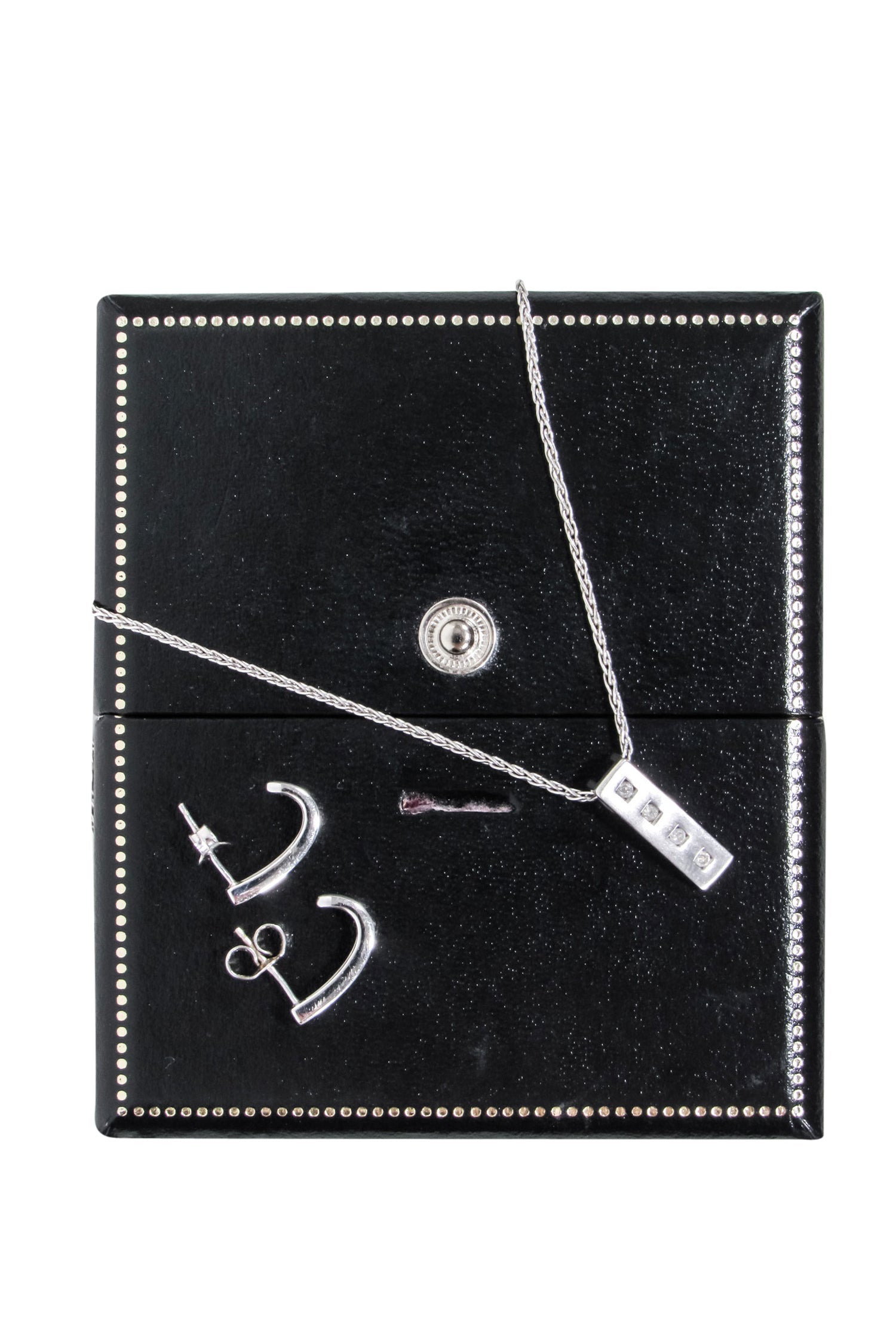 Glamorous 14k White Gold Necklace & Earring Set