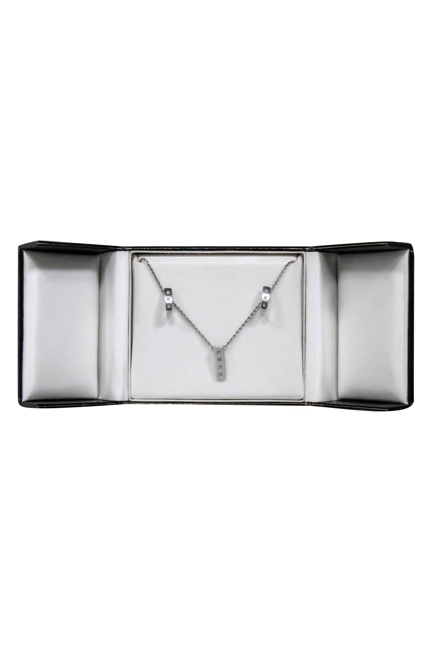 Glamorous 14k White Gold Necklace & Earring Set