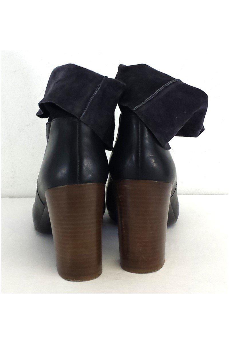 Vince Dark Navy Leather Booties - Size 11: A Stylish Italian Gem!