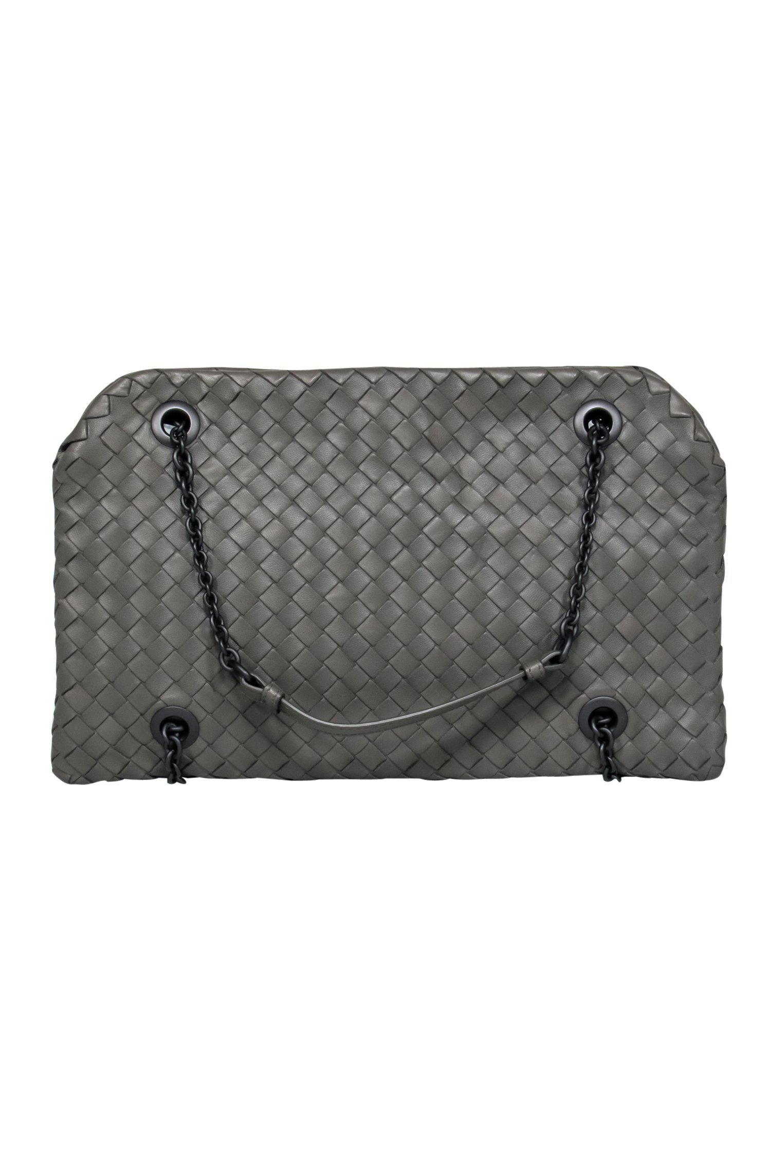 Bottega Veneta Olive Green Woven Chain Strap Handbag - A Chic Must-Have!