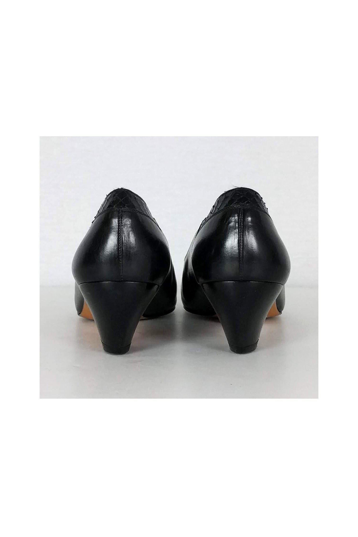 Ferragamo Black Leather Pumps - Size 9 - A Must-Have!