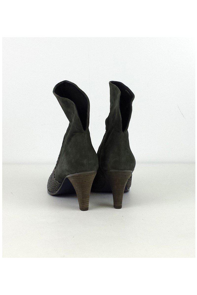 Rebecca Minkoff Grey Snakeskin Suede Booties - Size 8.5 - A Fashion Must-Have!