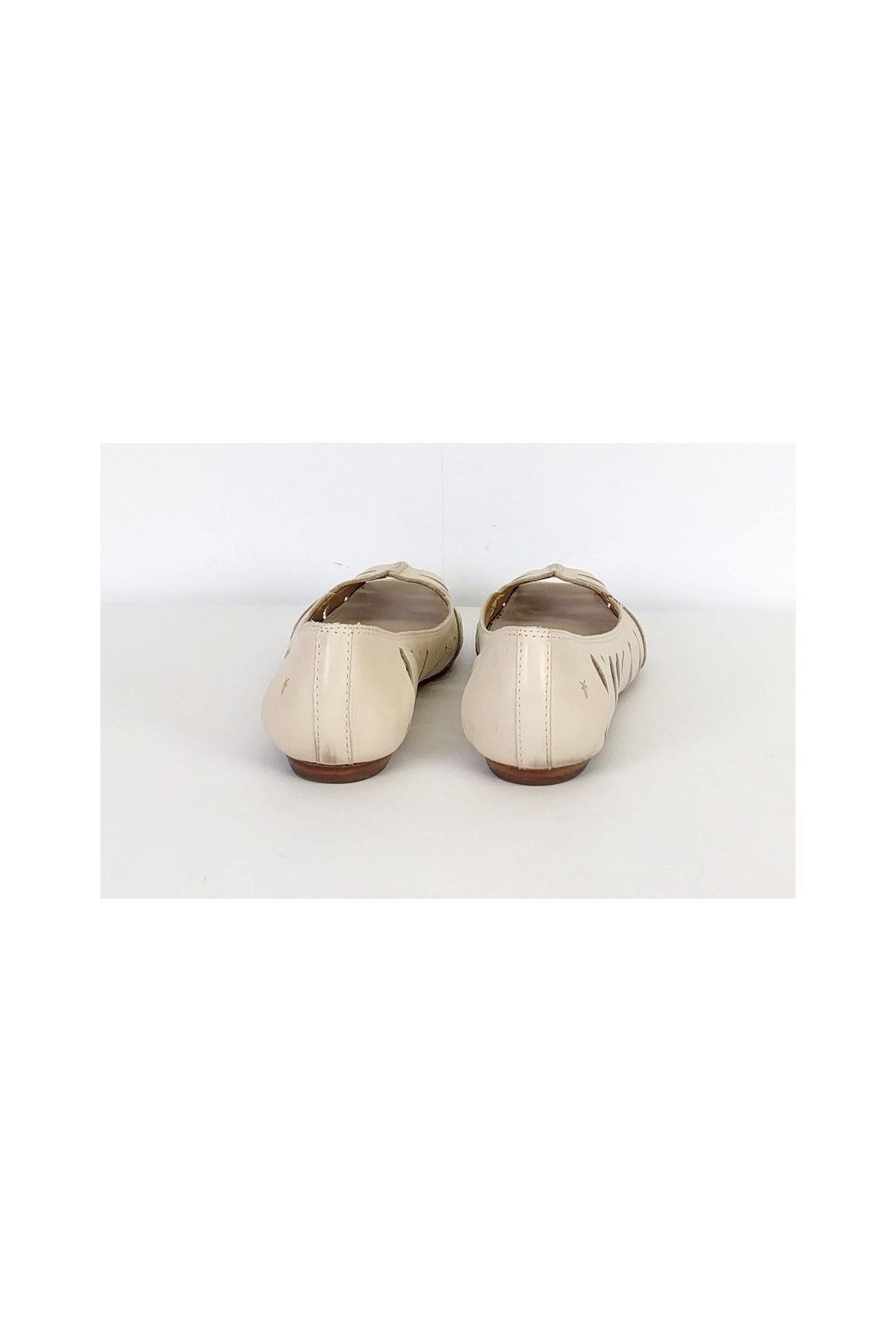Frye's Stunning Cream Leather Cut-Out Flats in Size 10 - Grab Yours Now!