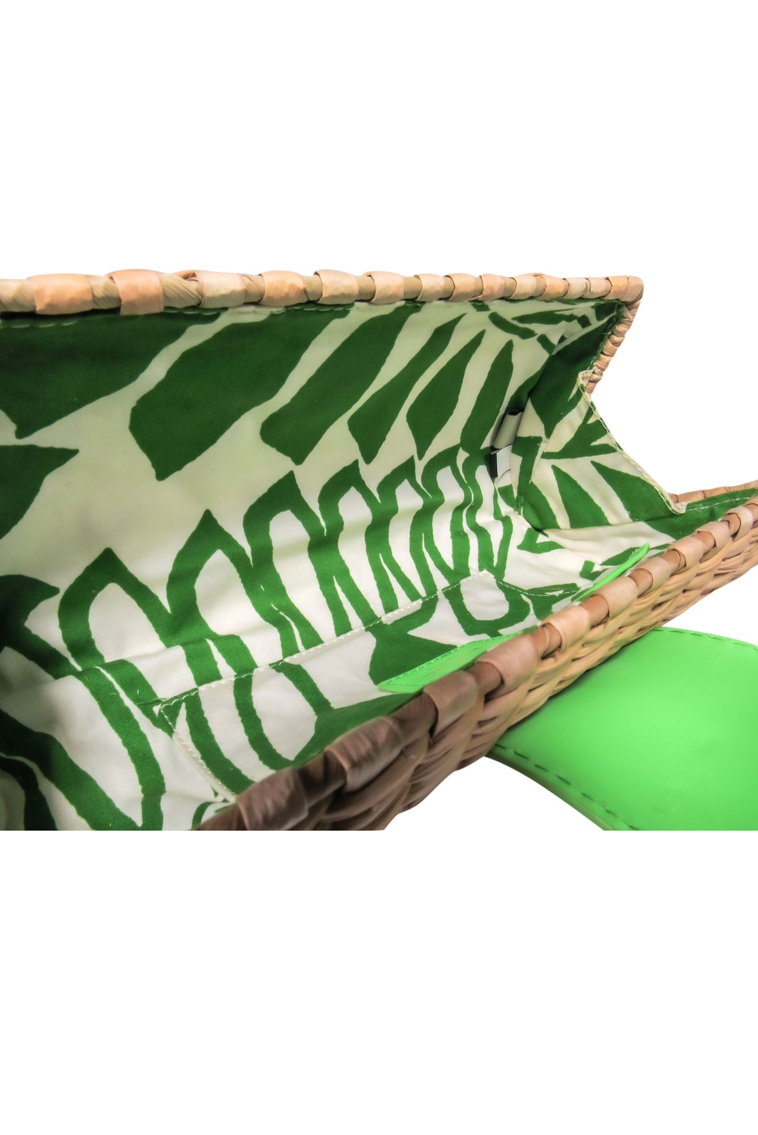 Kate Spade's Enchanting Small Wicker Handbag with Stunning Green Leather Accents
