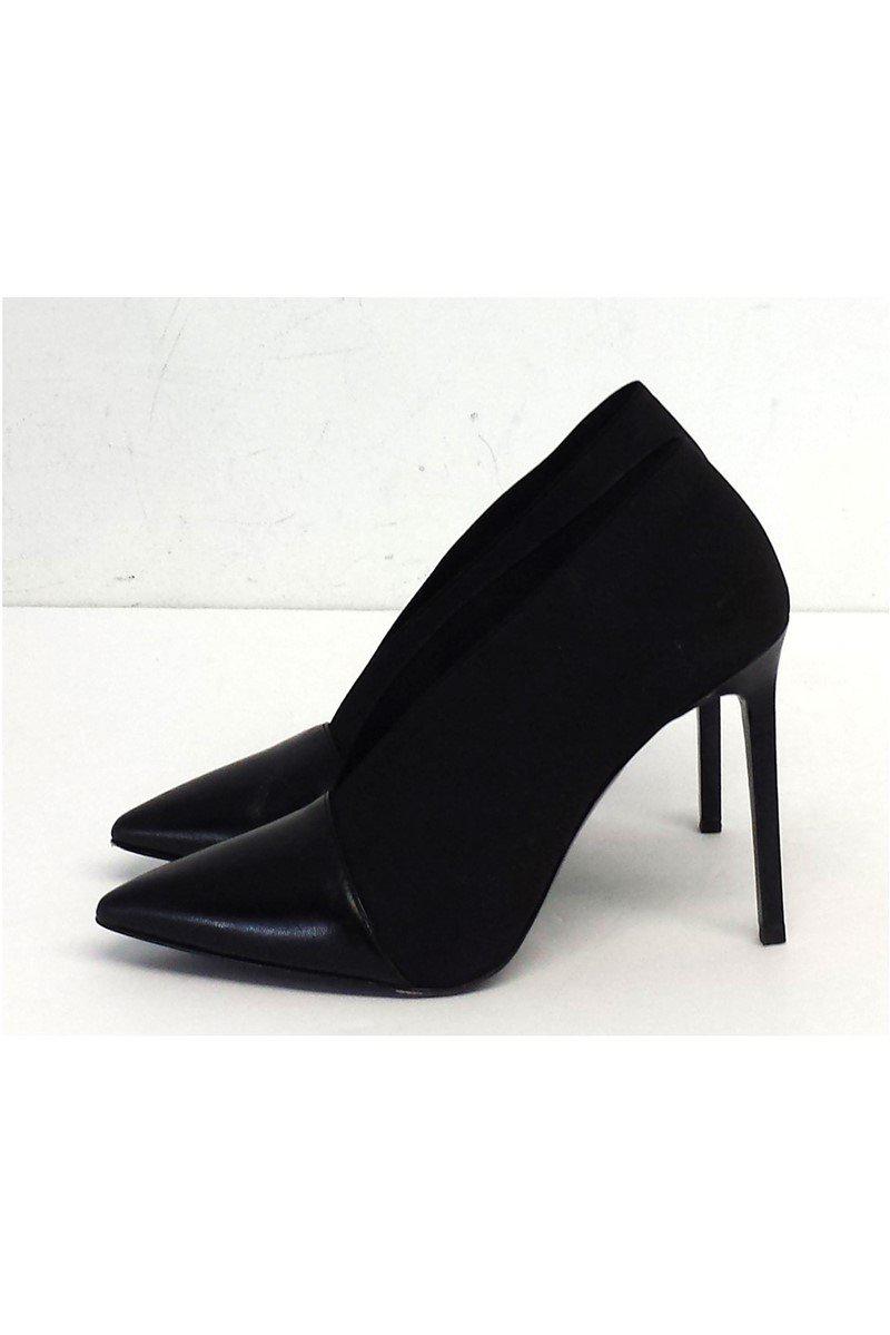 Gorgeous Jean-Michel Cazabat Black Elastic Slit Vamp Pumps in Size 9.5 - Grab Yours Now!