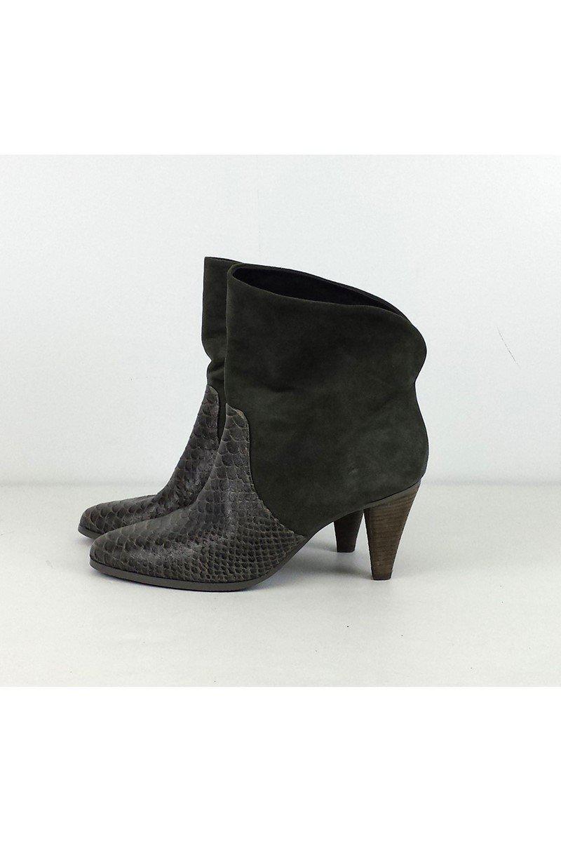 Rebecca Minkoff Grey Snakeskin Suede Booties - Size 8.5 - A Fashion Must-Have!