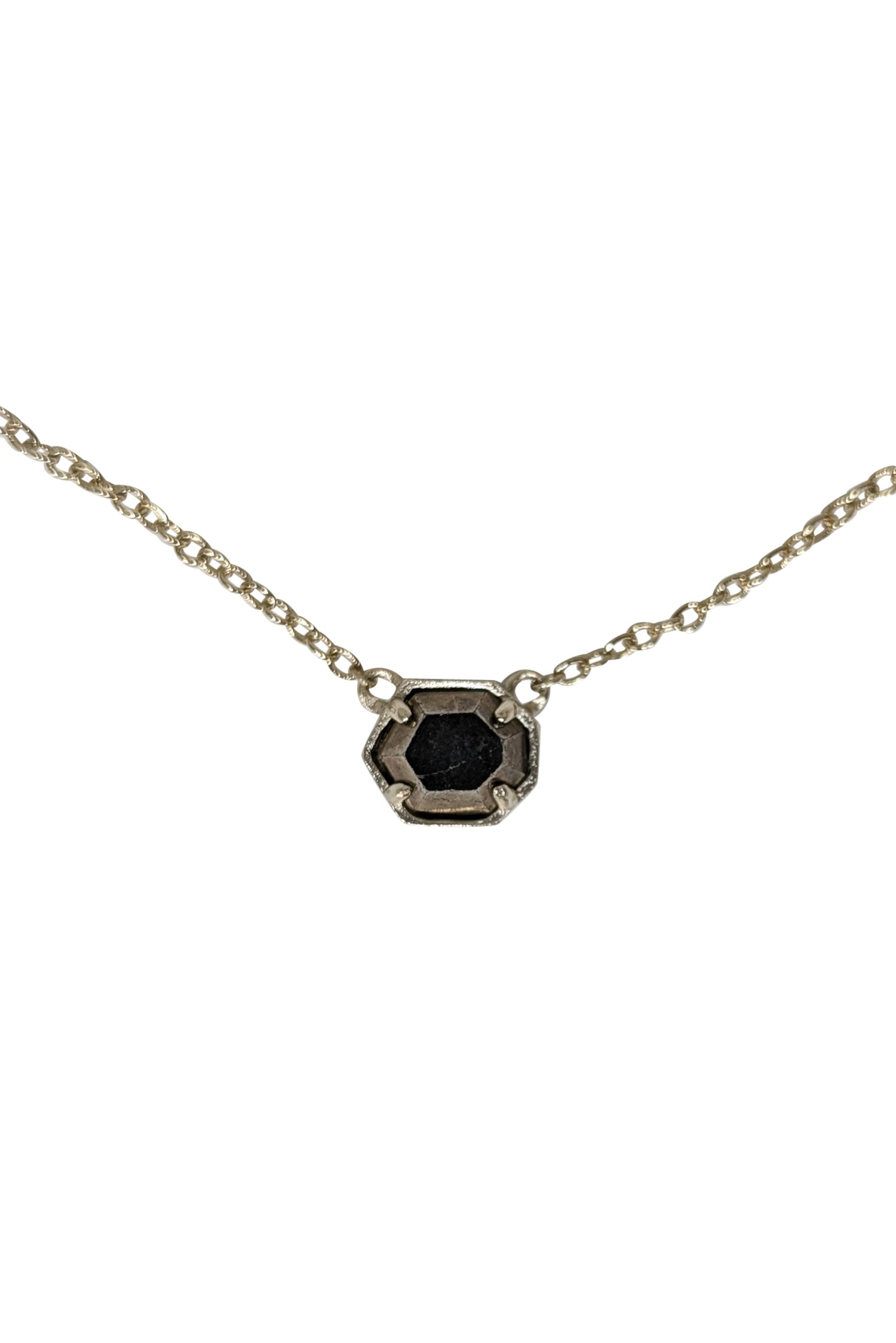 Kendra Scott - Stunning Gold Chain Dainty Necklace with Center Stone