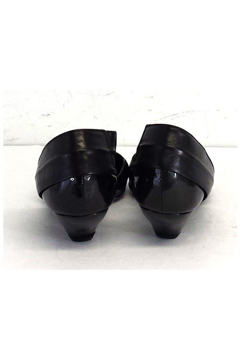 Elisanero's Stunning Black Leather Pointed Toe Low Heels - Size 6.5!