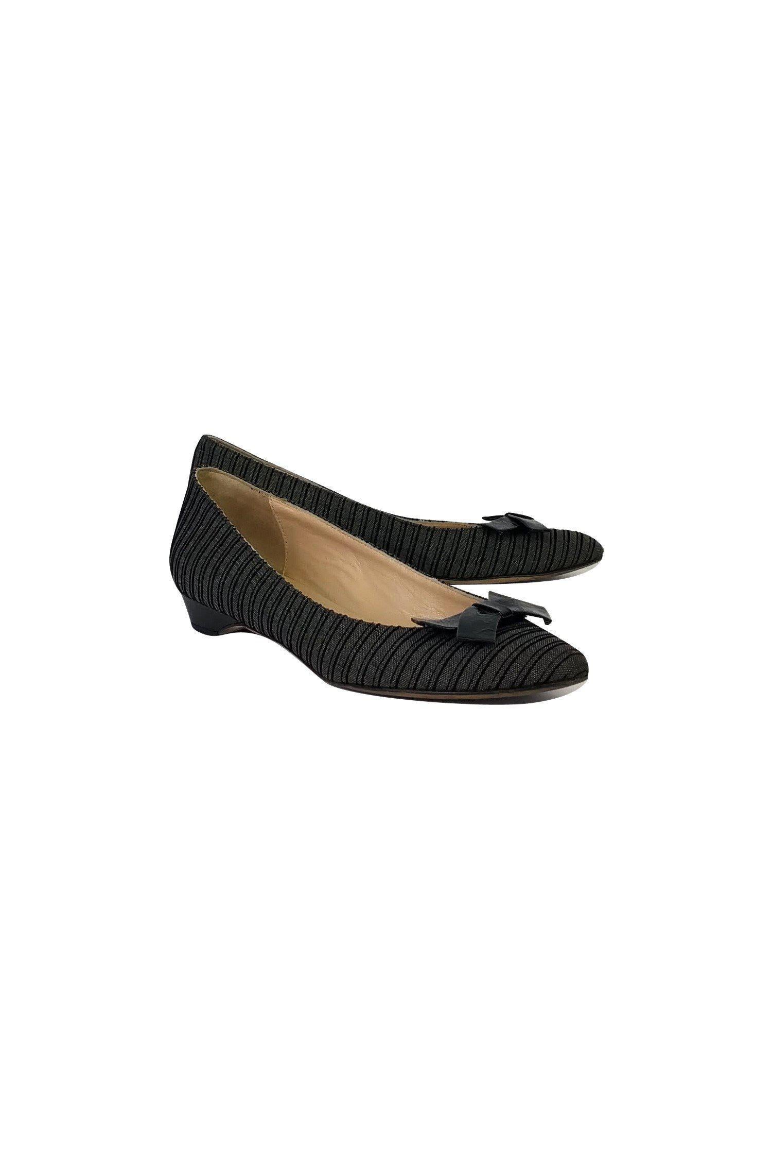 Gorgeous Black Striped Bow Flats - Size 8