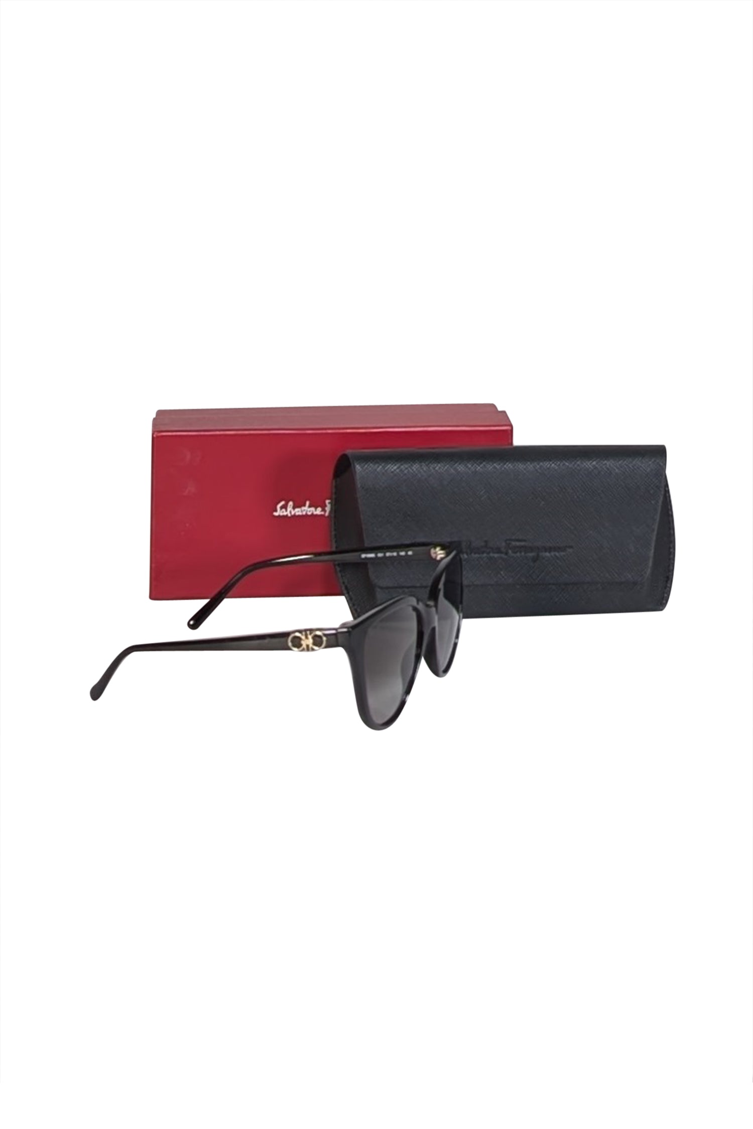 Ferragamo's Stunning Black Oversized Sunglasses - Make a Fashion Statement!