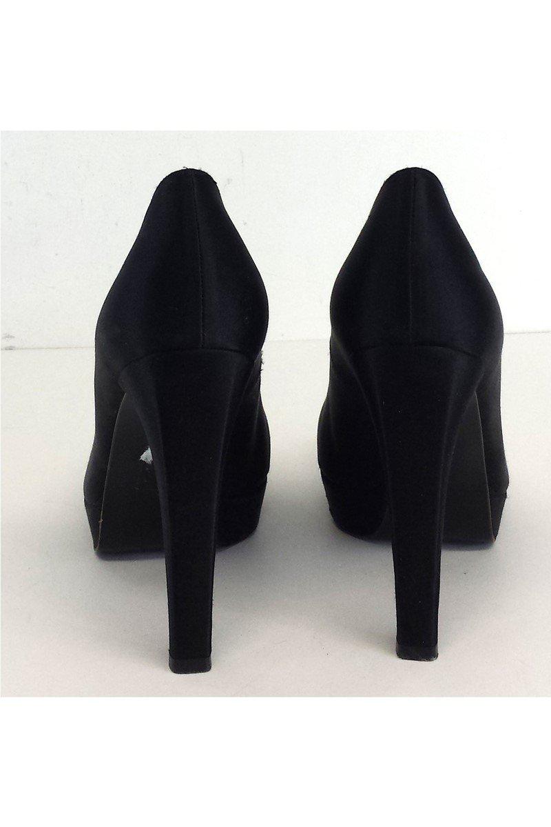 Gorgeous Stuart Weitzman Black Satin Round Toe Platform Pumps in Size 9.5 - Grab Yours Now!