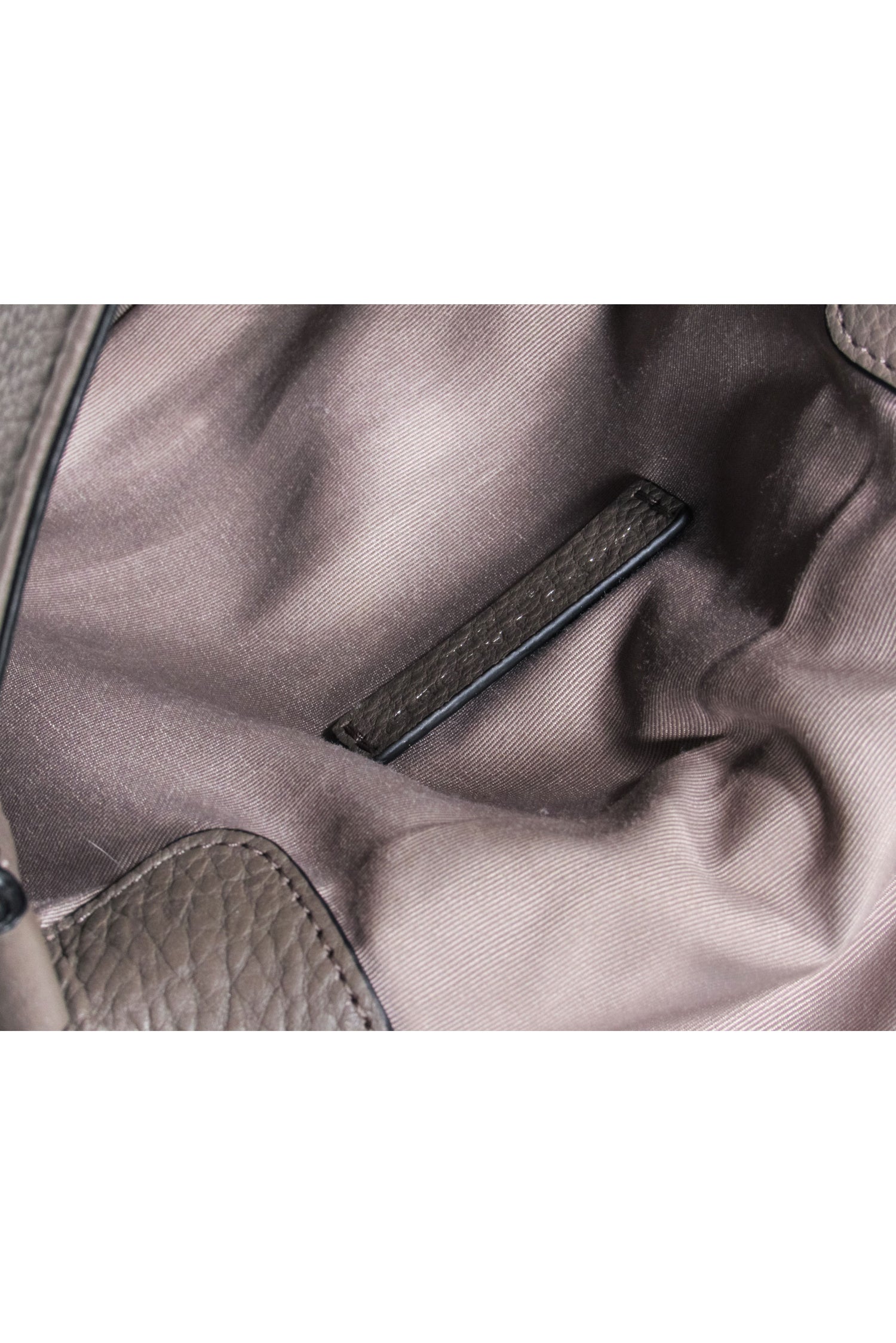 Marc Jacobs Taupe Pebbled Leather Crossbody Bag - Elevate Your Style!