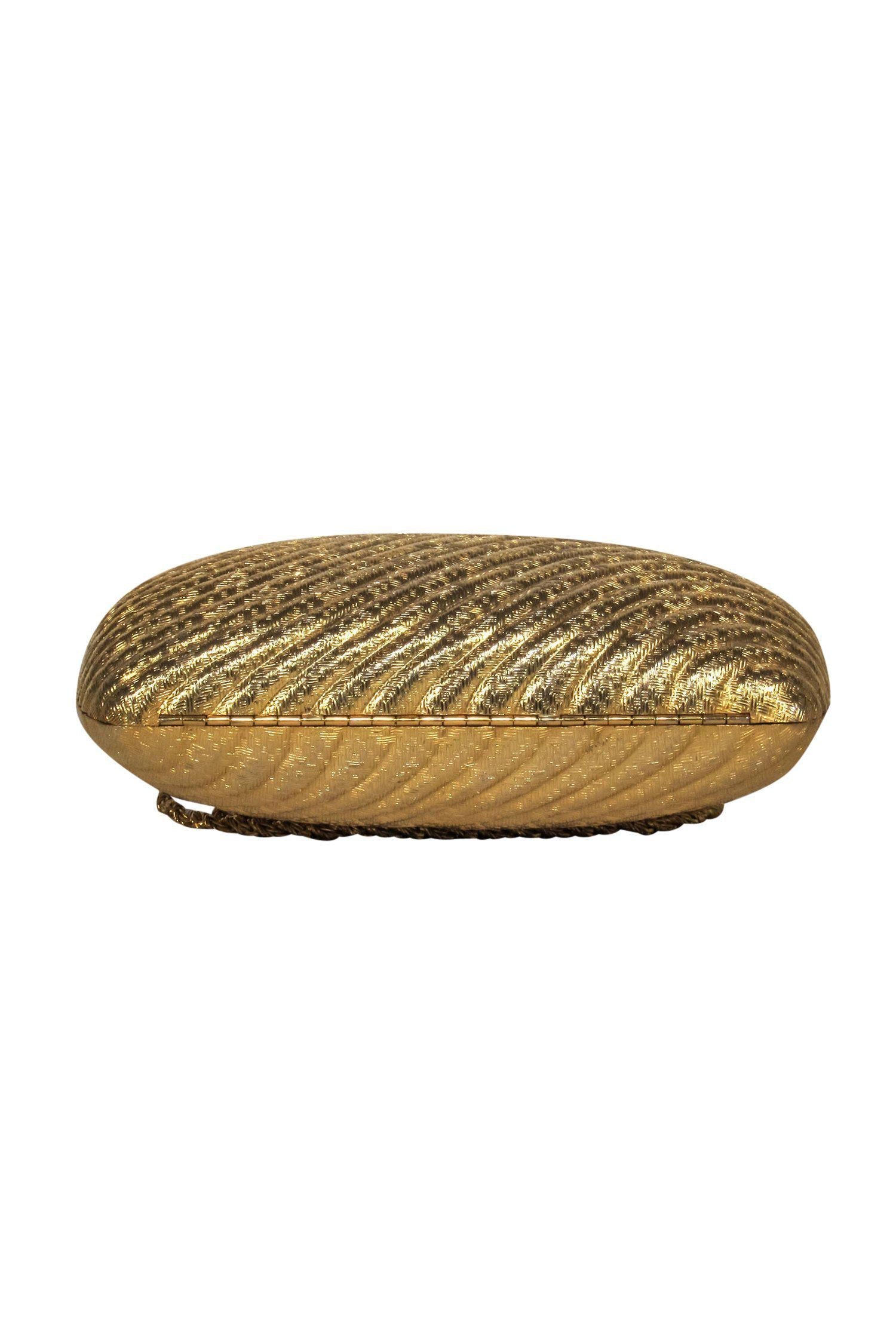 I. Magnin & Co. - Stunning Gold Textured Chain Crossbody