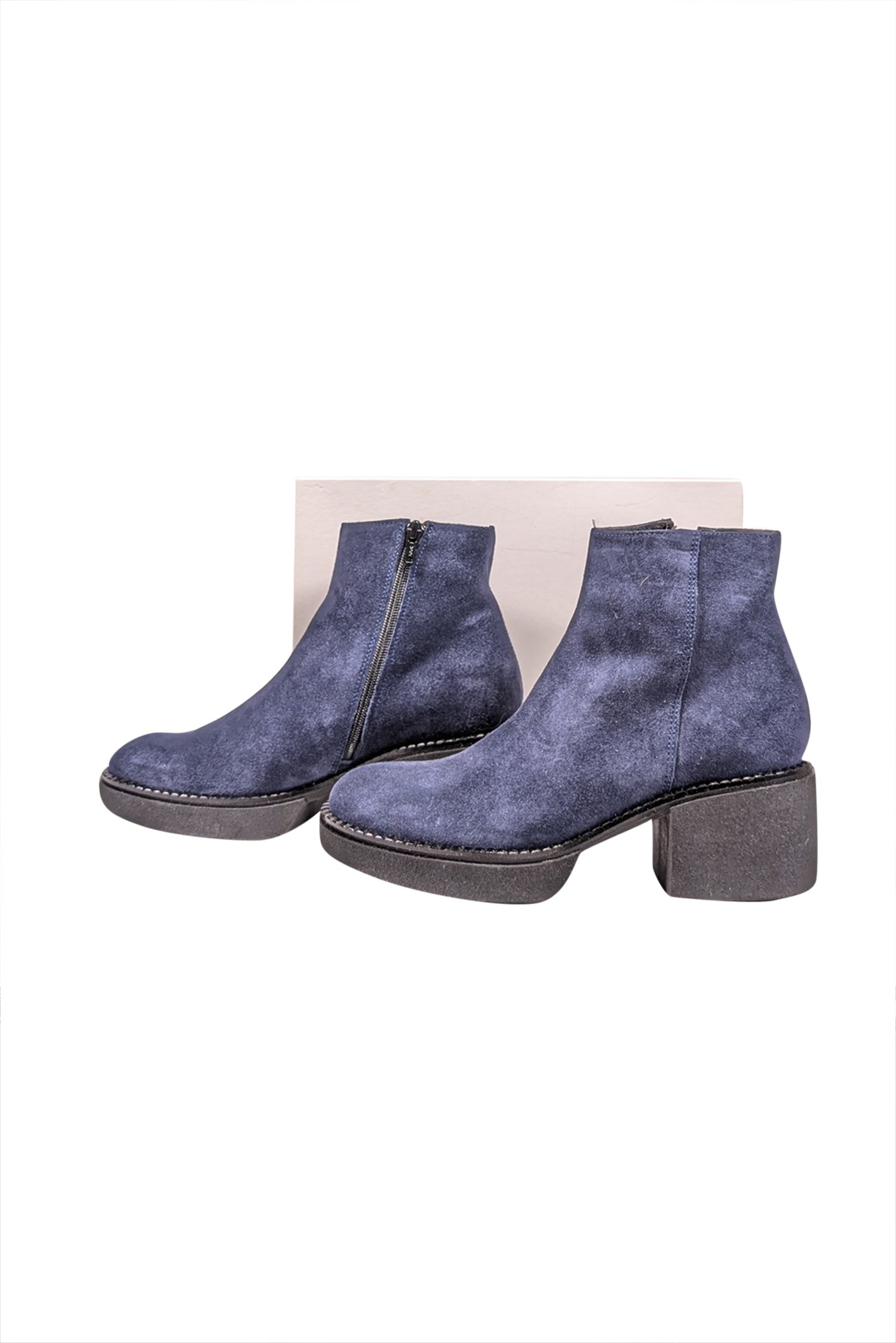 Sesto Meucci Navy Suede Short Booties - Size 8: Step into Fashion!