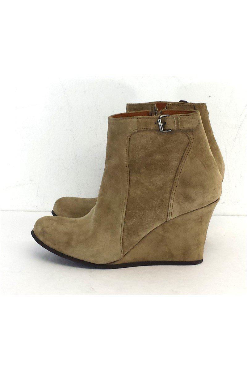 Lanvin's Stunning Tan Suede Short Booties in Size 5.5 - Grab Yours Now!
