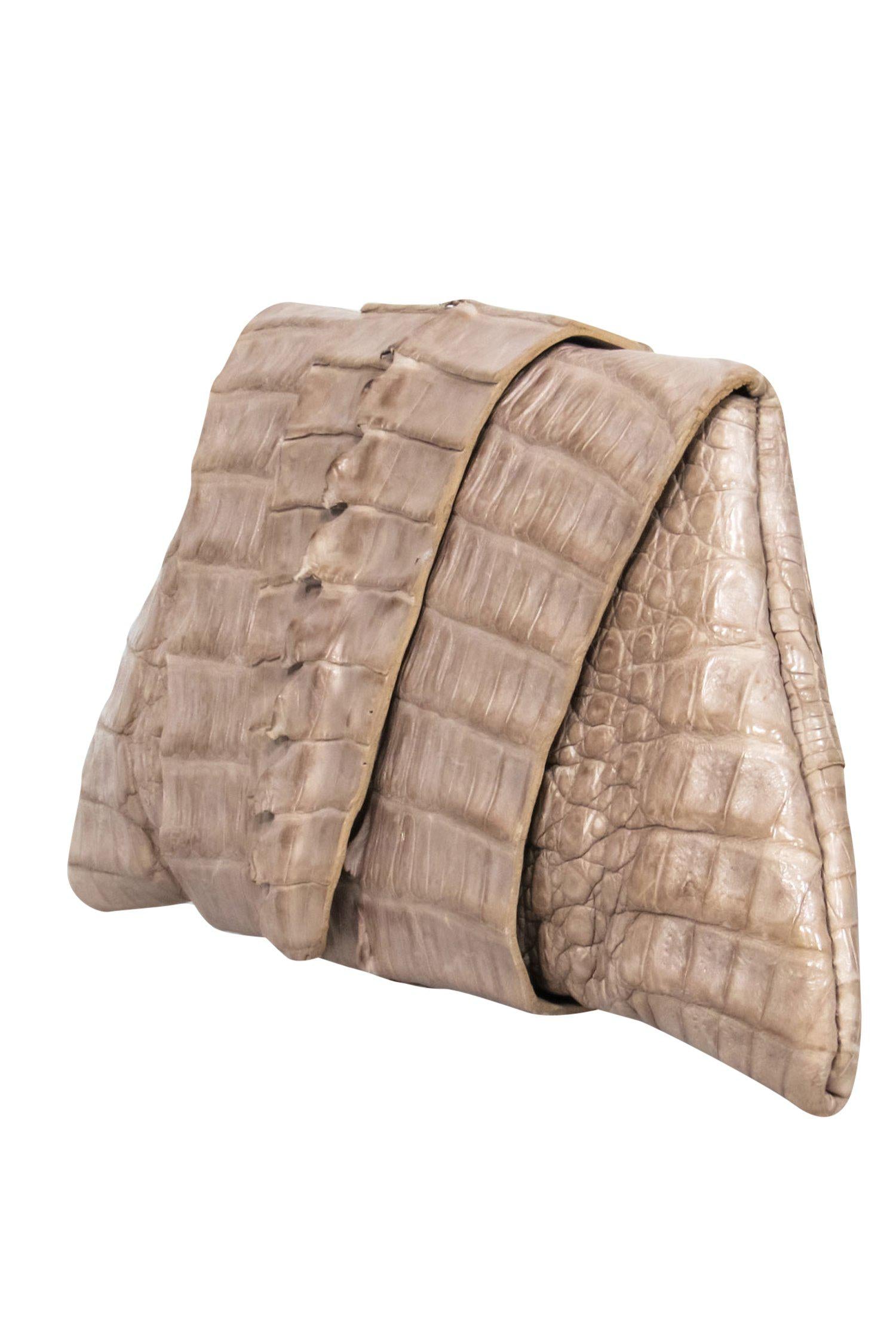 Juliette Jake's Light Gray Crocodile Wrap-Around Clutch - A Chic Must-Have!