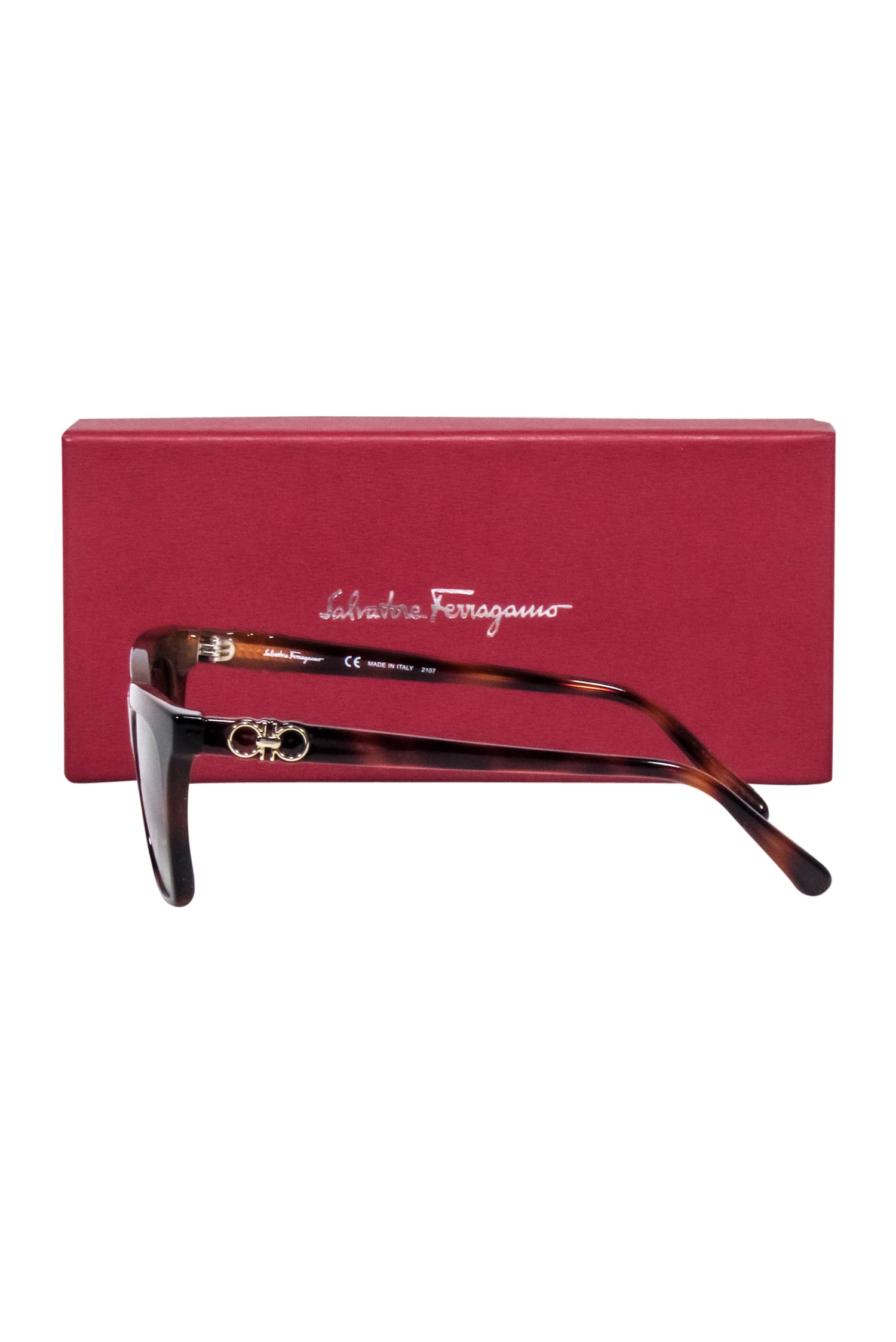 Ferragamo Brown Tortoise Cat Eye Slim Sunglasses - Elevate Your Style!