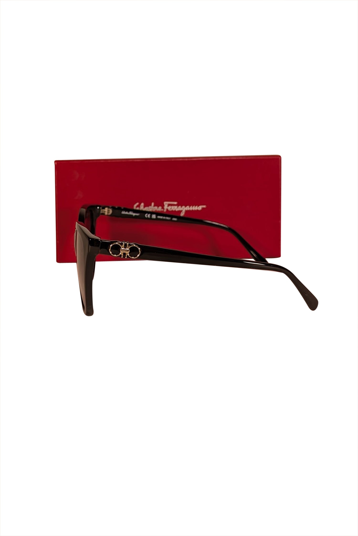Ferragamo's Stunning Black Oversized Sunglasses - Make a Fashion Statement!
