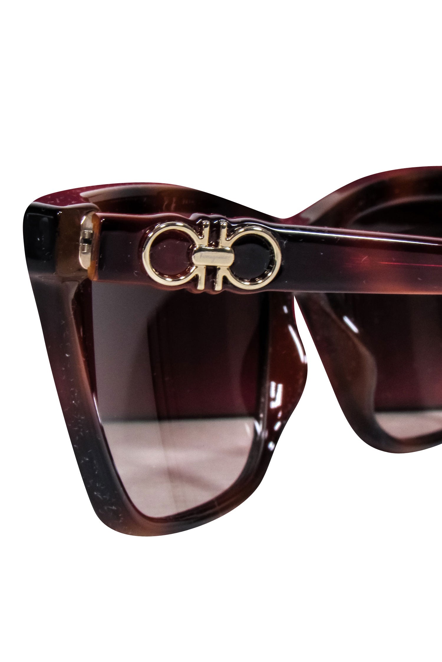 Ferragamo Brown Tortoise Cat Eye Slim Sunglasses - Elevate Your Style!