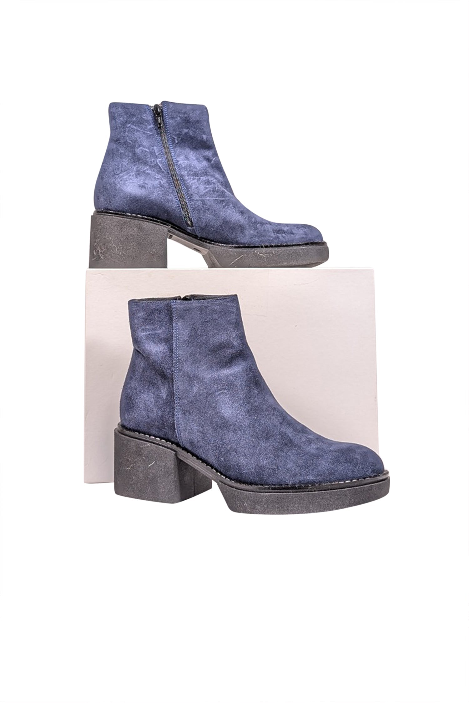Sesto Meucci Navy Suede Short Booties - Size 8: Step into Fashion!