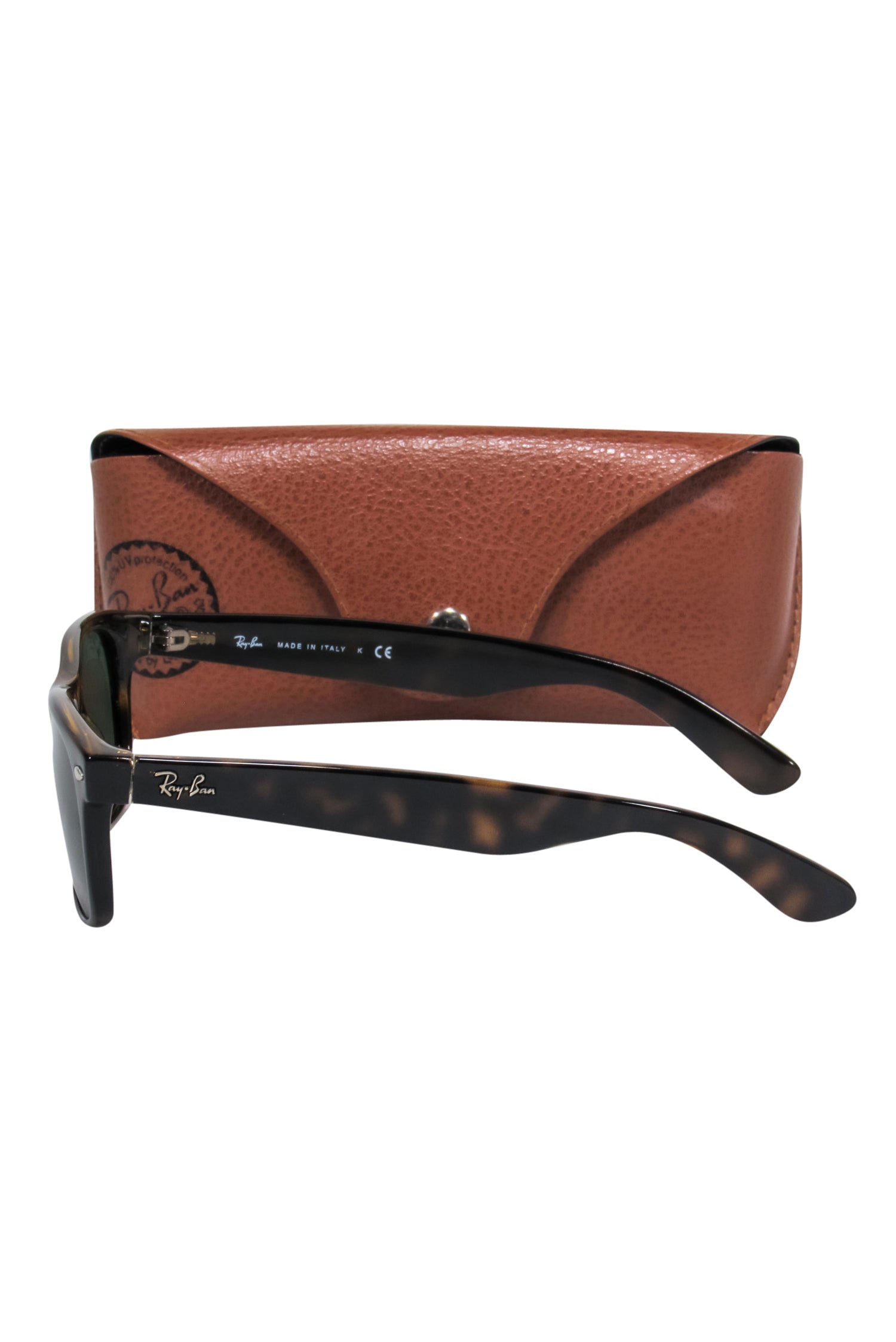 Ray-Ban Tortoise Shell Wayfarer Sunglasses - A Fashion Must-Have!