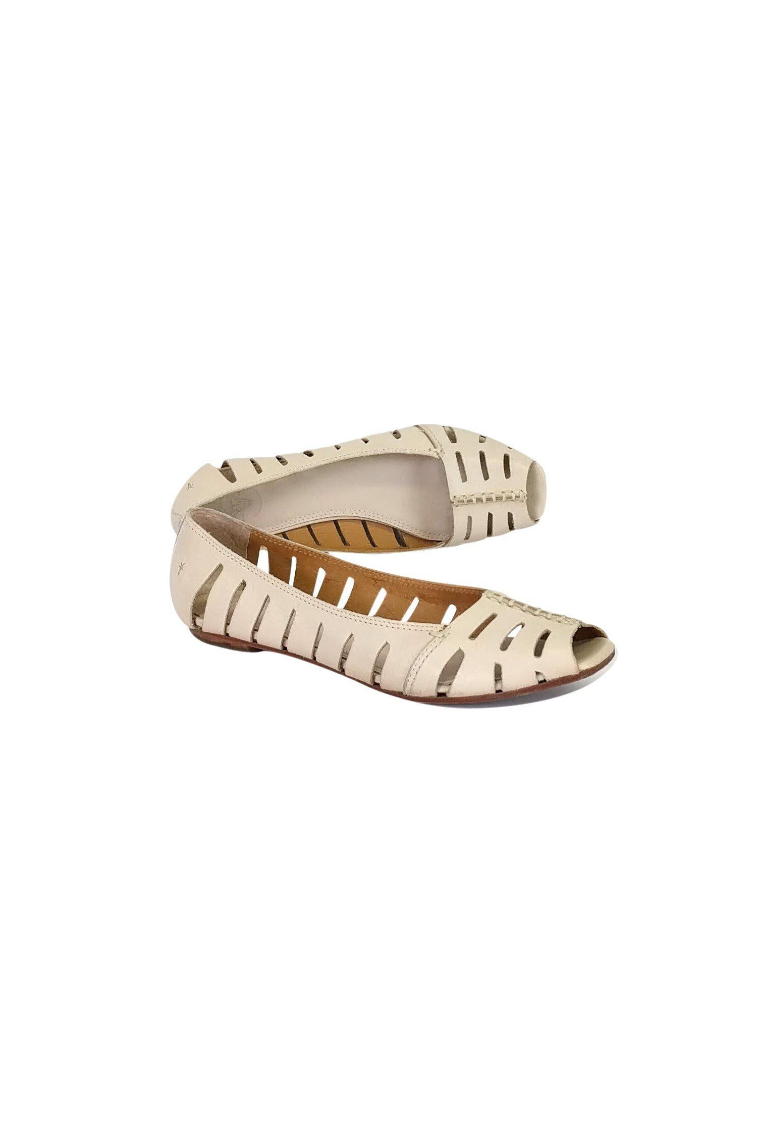 Frye's Stunning Cream Leather Cut-Out Flats in Size 10 - Grab Yours Now!