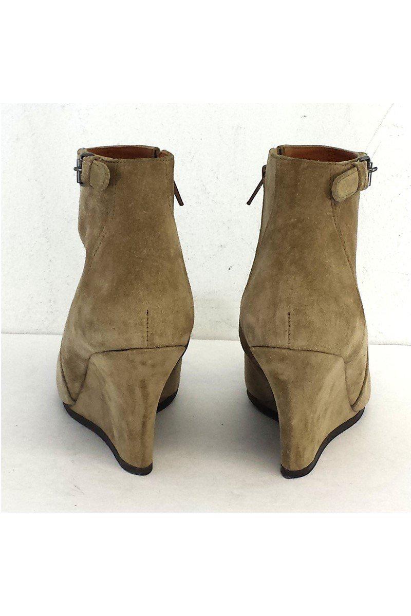 Lanvin's Stunning Tan Suede Short Booties in Size 5.5 - Grab Yours Now!