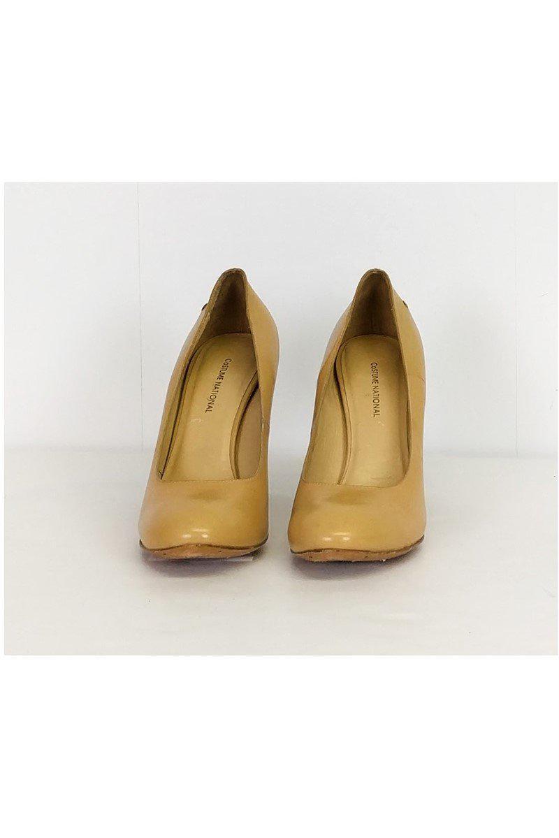 Costume National - Stunning Tan Leather Pumps in Size 9.5