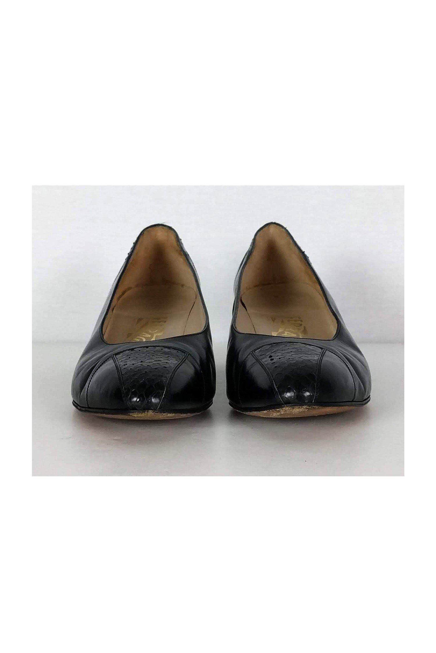 Ferragamo Black Leather Pumps - Size 9 - A Must-Have!