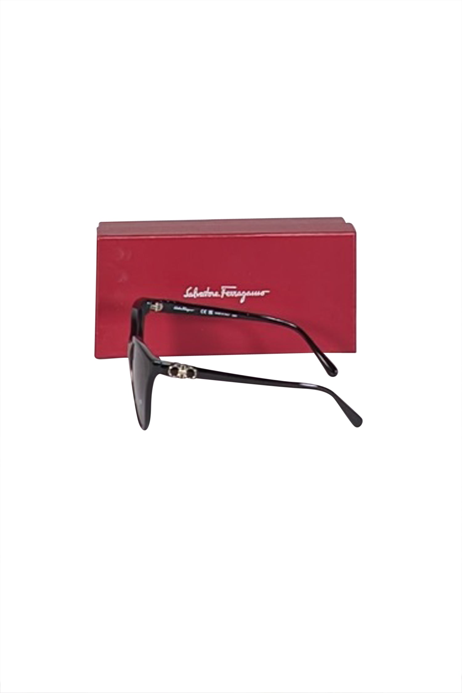 Ferragamo's Stunning Black Oversized Sunglasses - Make a Fashion Statement!