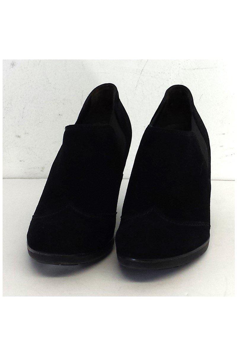 Paul Green - Stunning Black Suede Booties in Size 6.5 - Grab Yours Now!