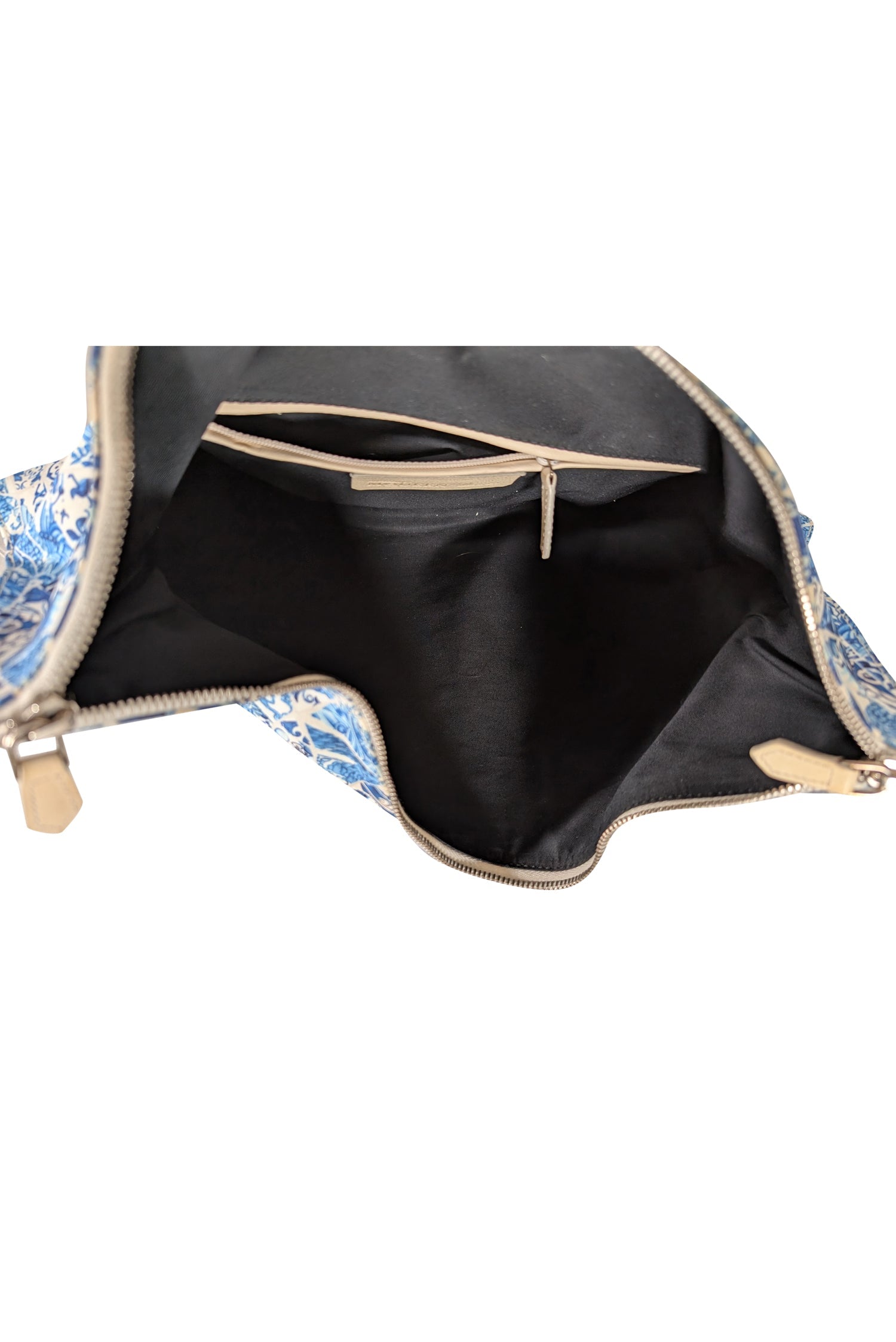 Alexander McQueen Blue & White Paisley Print Manta Clutch: A Chic Statement Piece