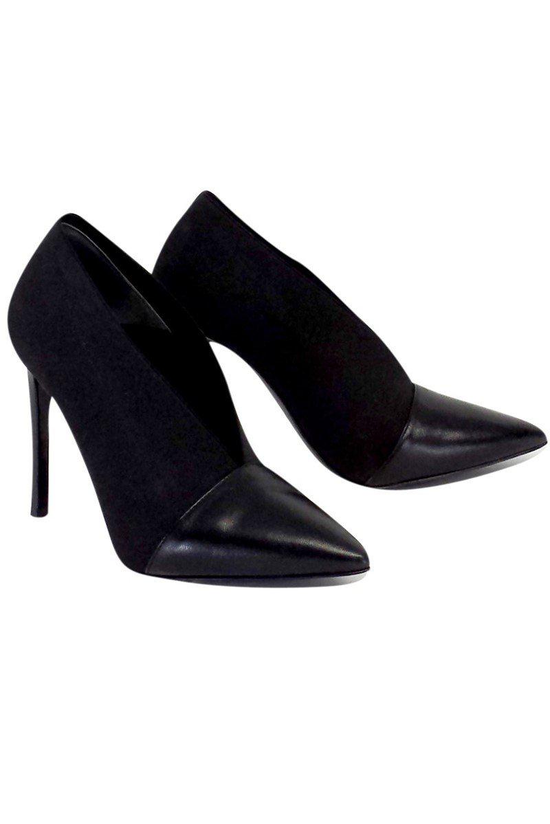 Gorgeous Jean-Michel Cazabat Black Elastic Slit Vamp Pumps in Size 9.5 - Grab Yours Now!