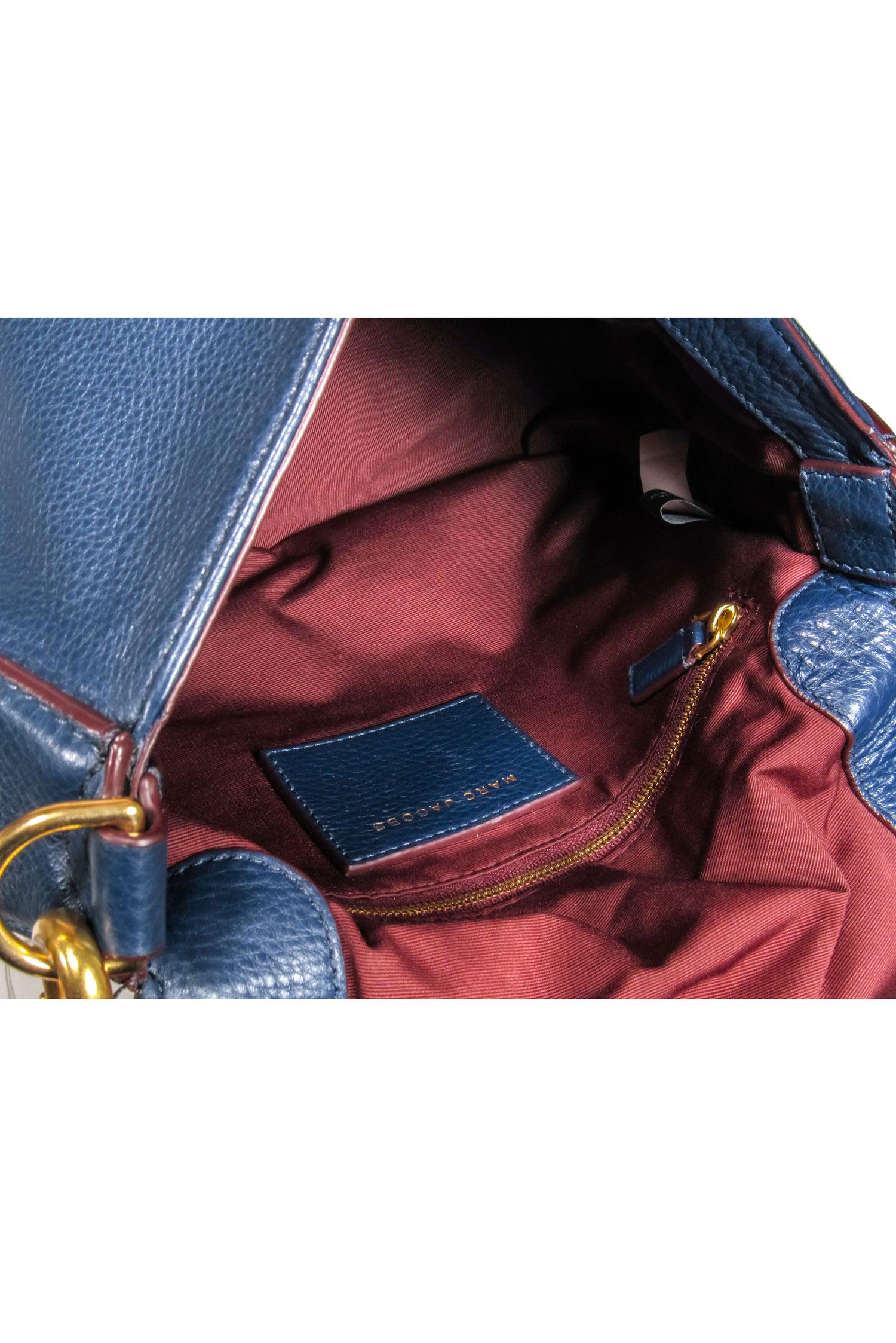 Marc Jacobs Navy Pebbled Leather Crossbody Bag: A Timeless Fashion Statement