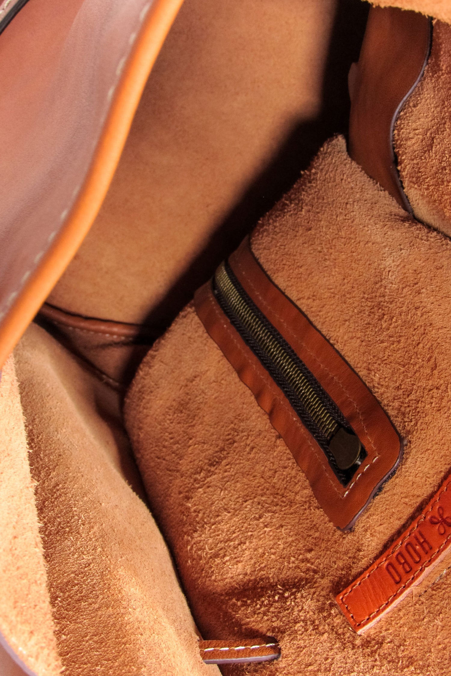 HOBO - Stunning Tan Leather Bucket Bag