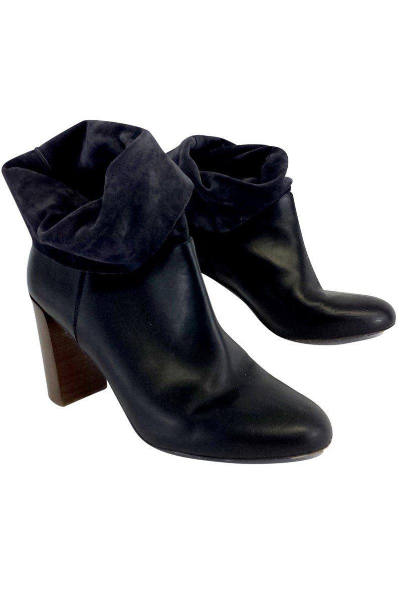 Vince Dark Navy Leather Booties - Size 11: A Stylish Italian Gem!