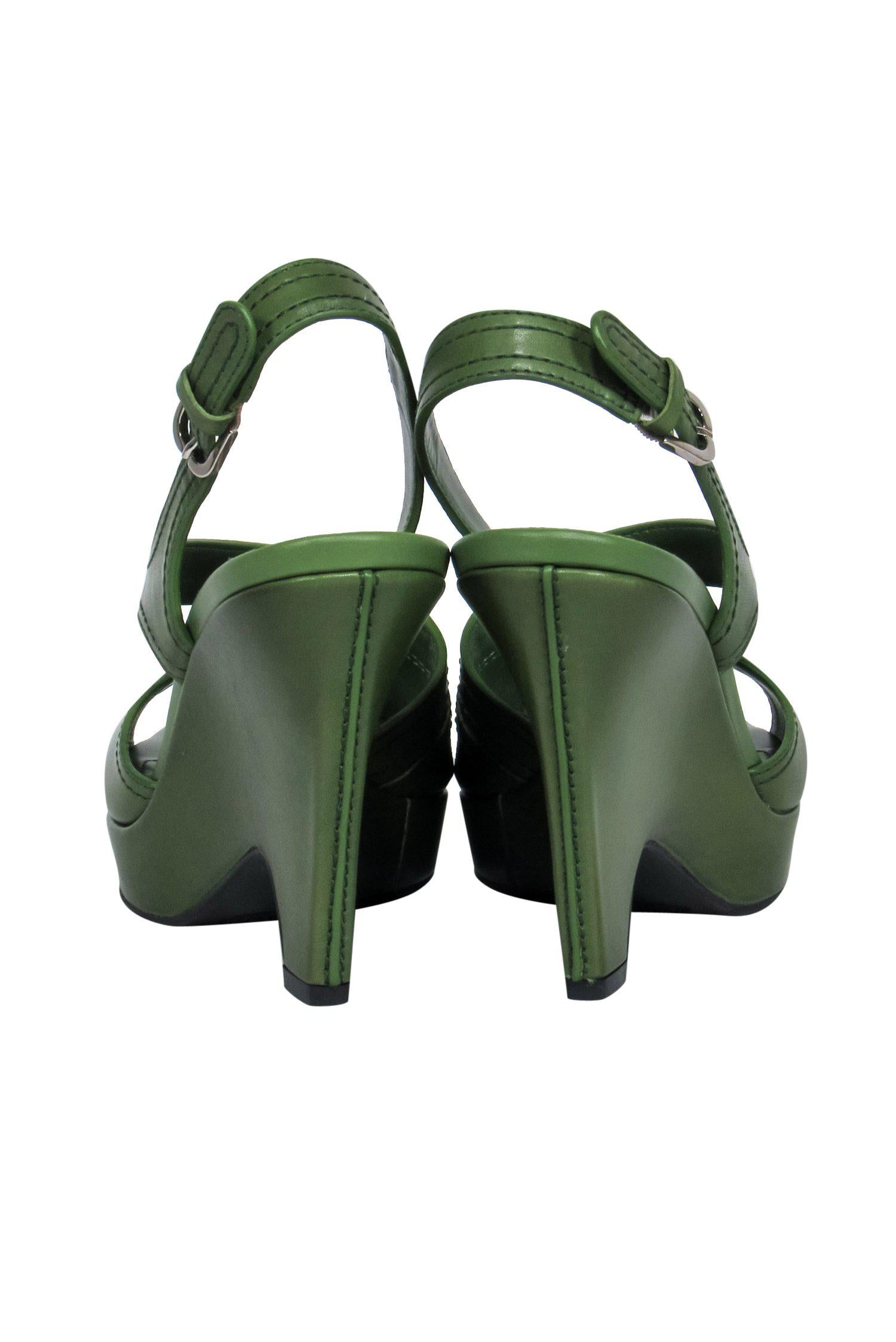 Tod's Green Leather Strappy Open Toe Wedges - Size 7, Summer Must-Haves