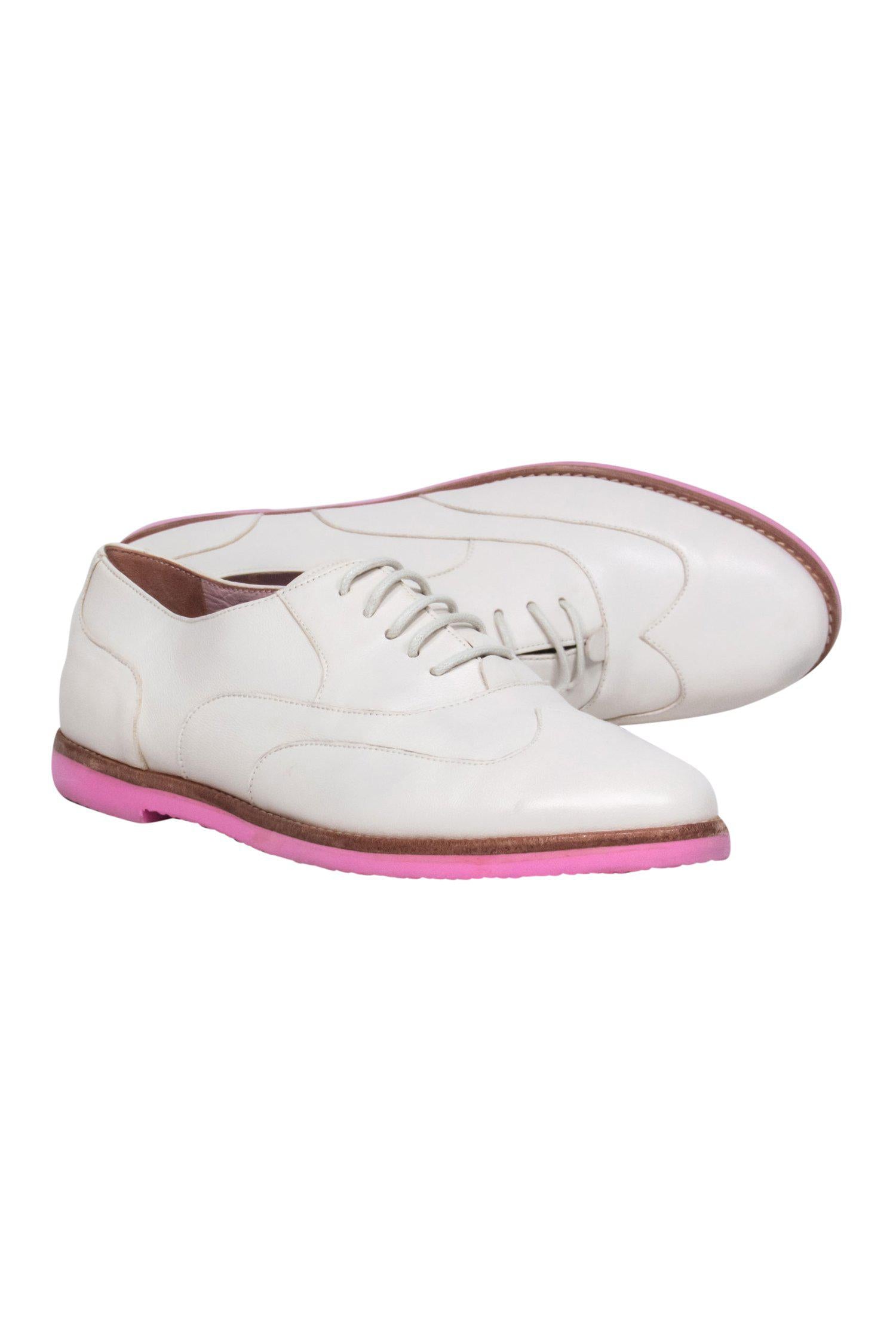 Pretty Ballerinas Cream Lace - Up Oxfords with Pink Sole - Size 6, a Feminine Fashion Must - Have