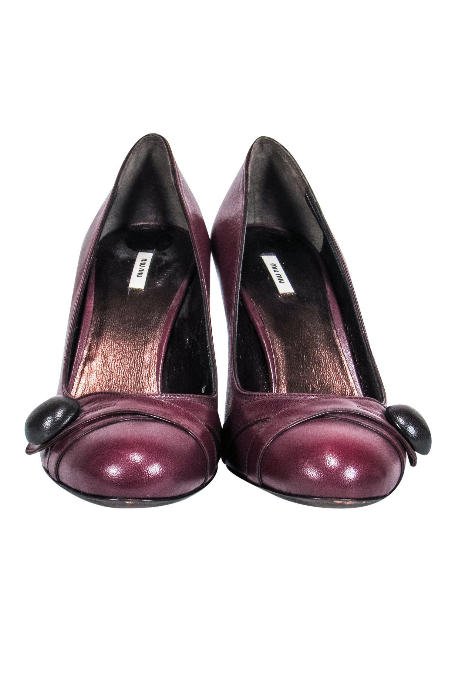 Miu Miu - Stunning Burgundy Leather Rounded Toe Pumps in Size 9