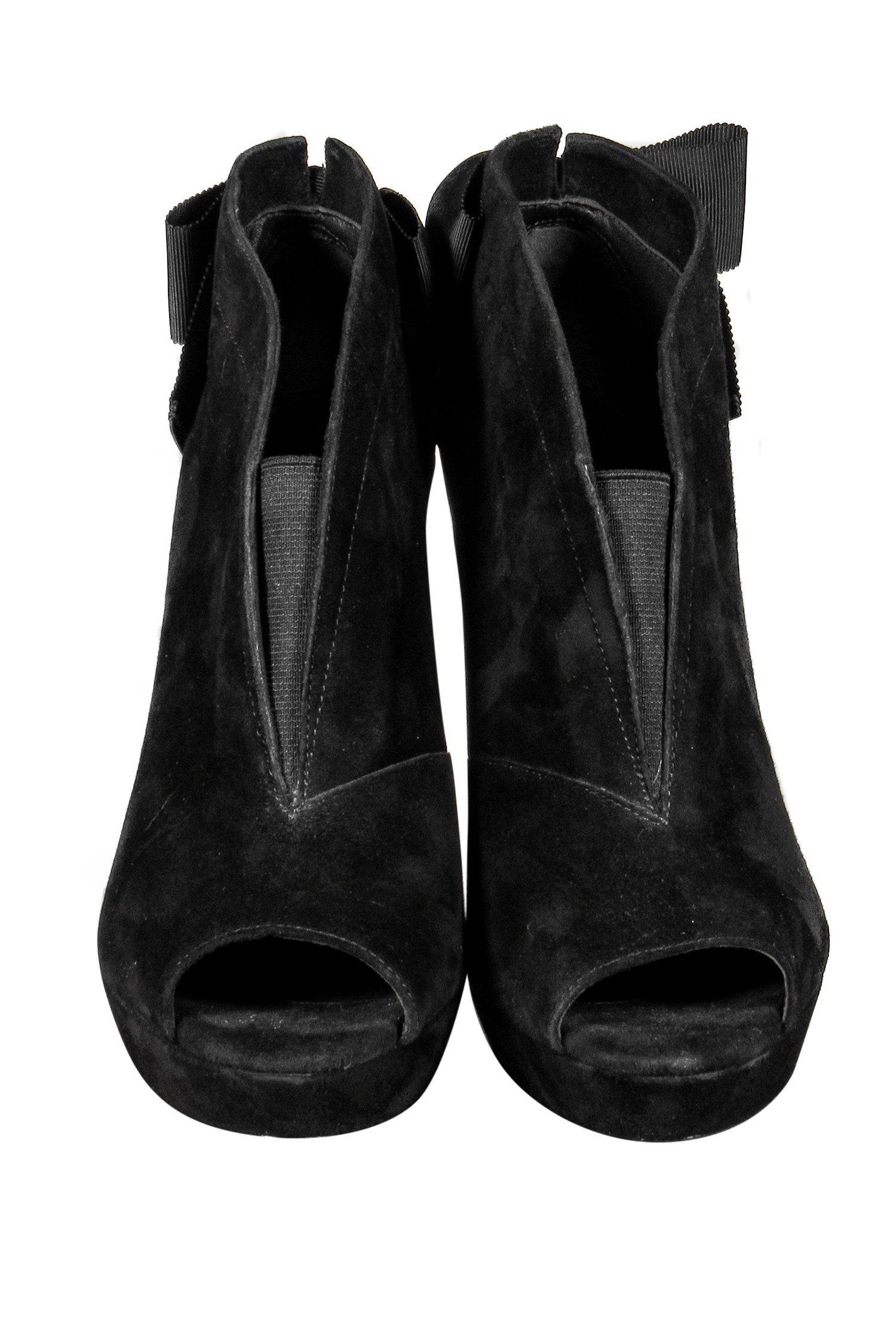 Vera Wang Black Suede Booties with Bows - Size 7.5: A Fashion Must-Have!