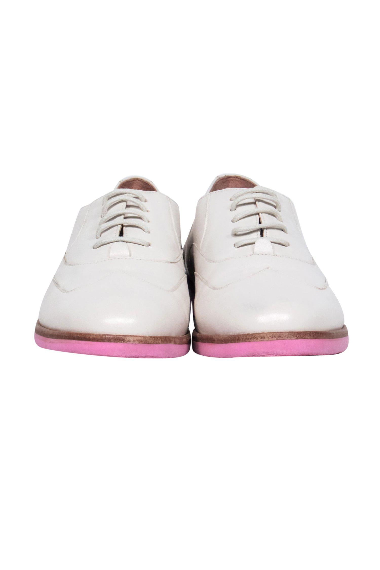 Pretty Ballerinas Cream Lace - Up Oxfords with Pink Sole - Size 6, a Feminine Fashion Must - Have