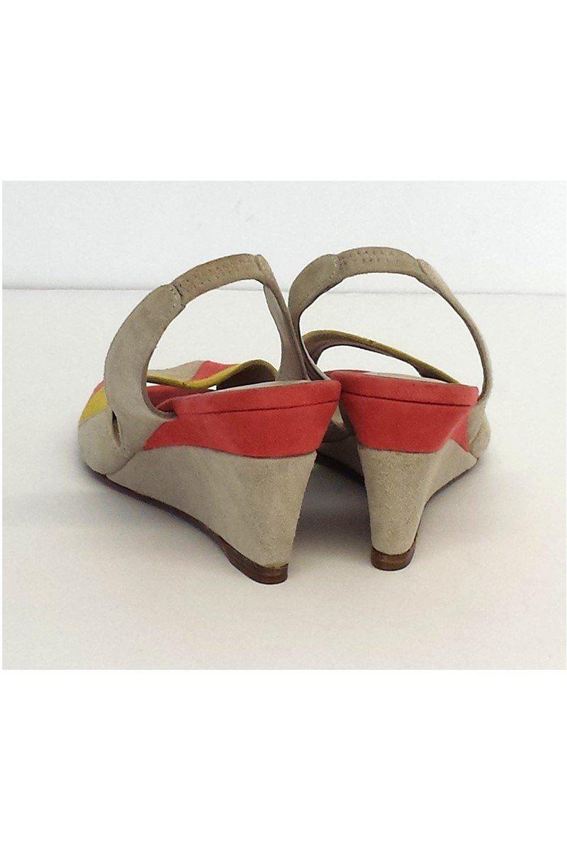 Gorgeous Suede Wedge Sandals - Size 7 - Must-Have Accessory!