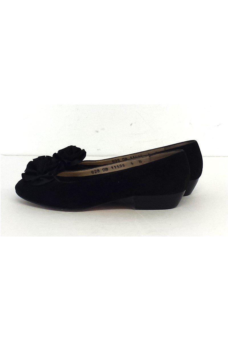 Gorgeous Ferragamo Black Suede Rosette Flats in Size 5 - Grab Yours Now!