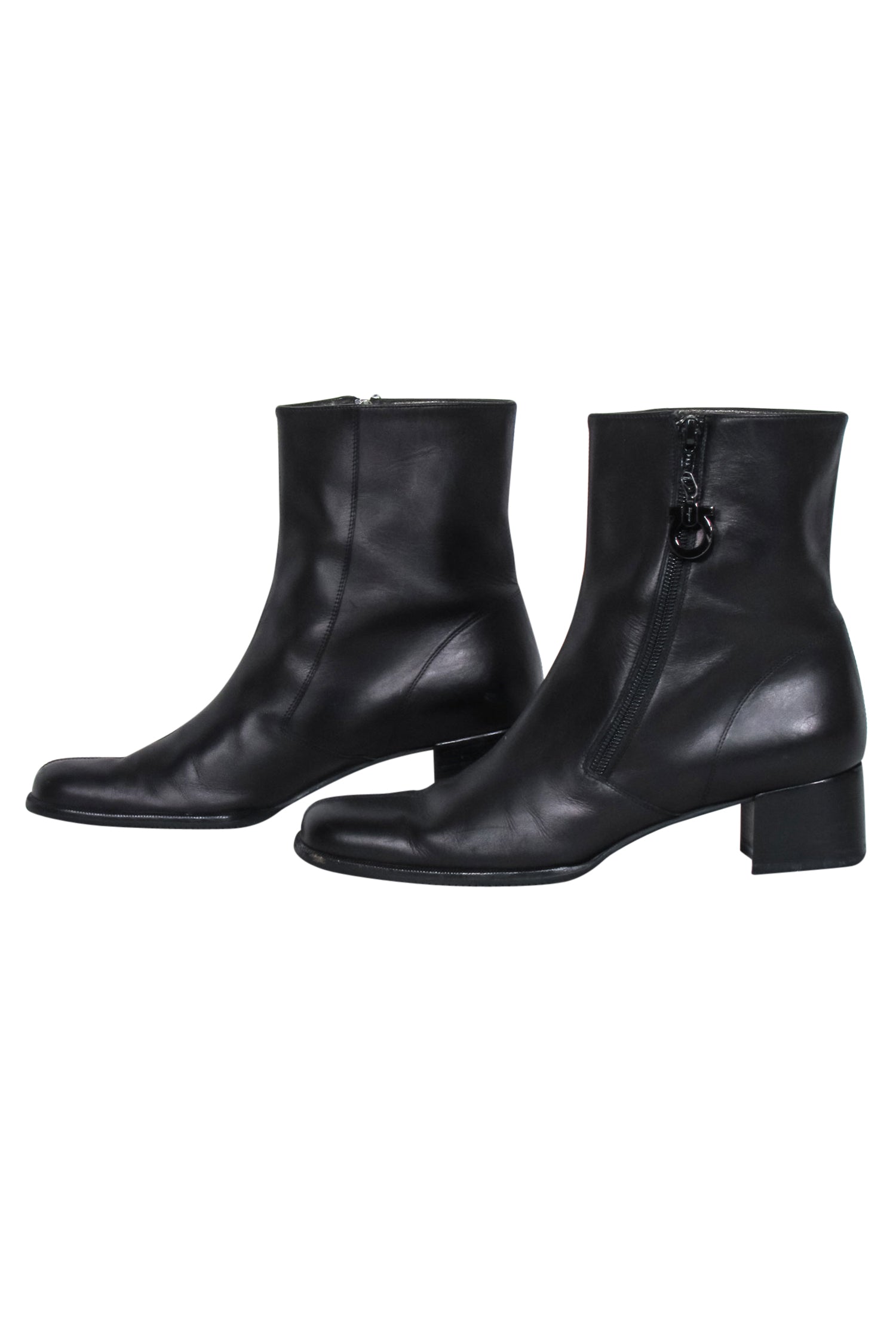 Ferragamo Black Leather Short Boots - Size 8.5: A Must-Have for Fall and Winter!