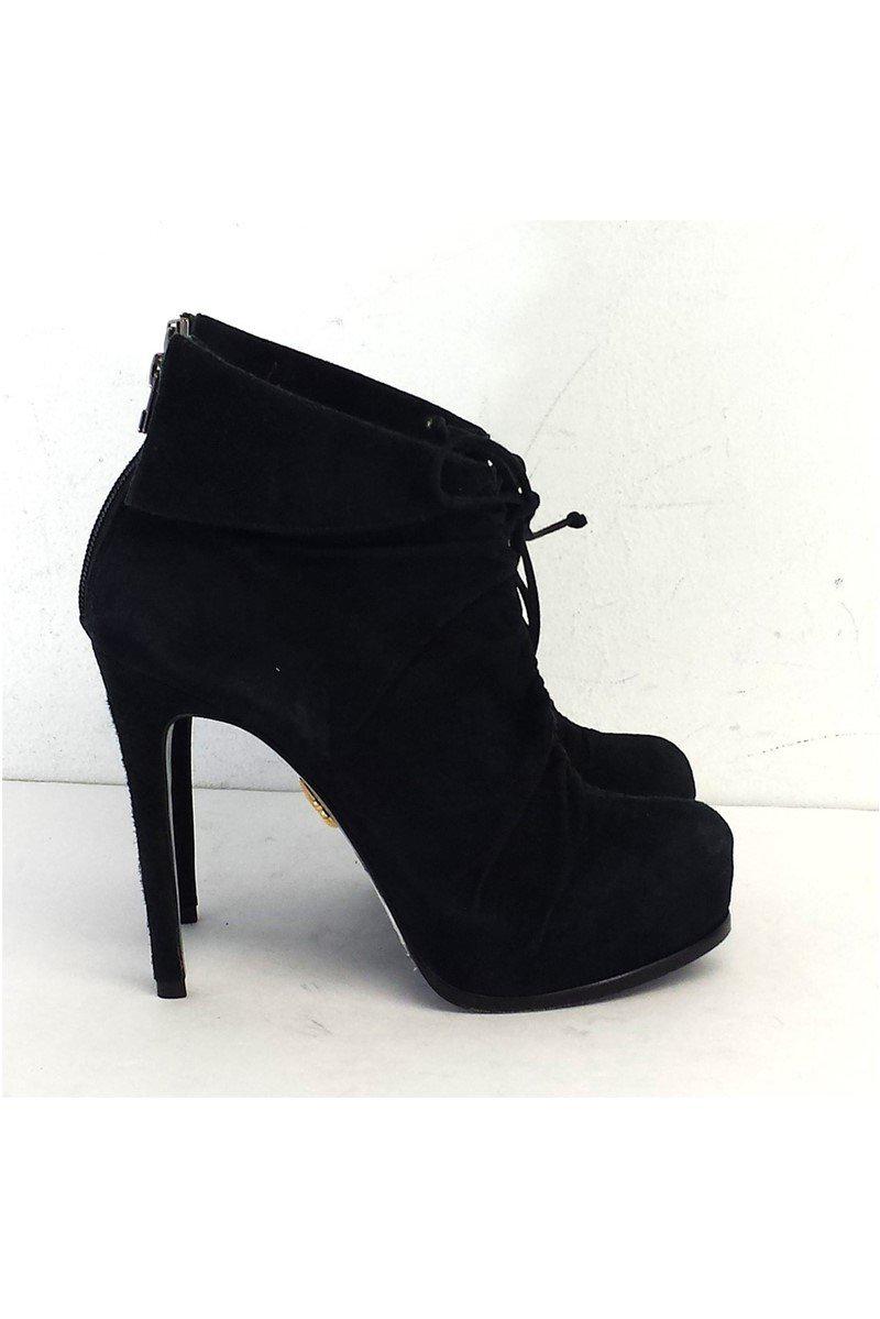 Pour La Victoire's Stunning Black Suede Platform Ankle Booties - Size 8.5
